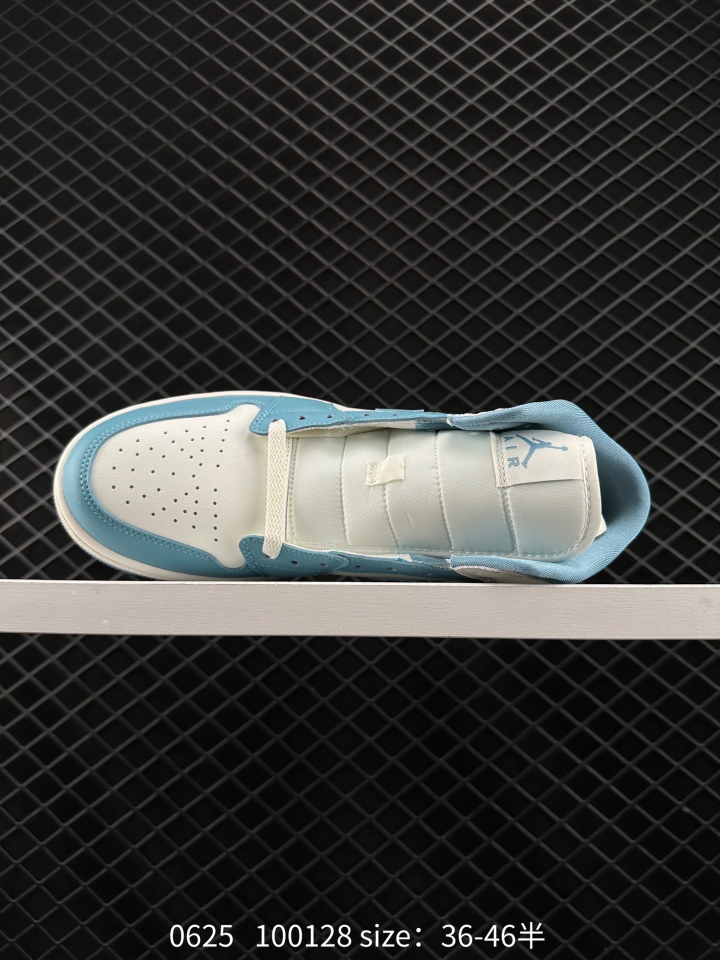 NIKE Air Jordan 1 Retro Mid